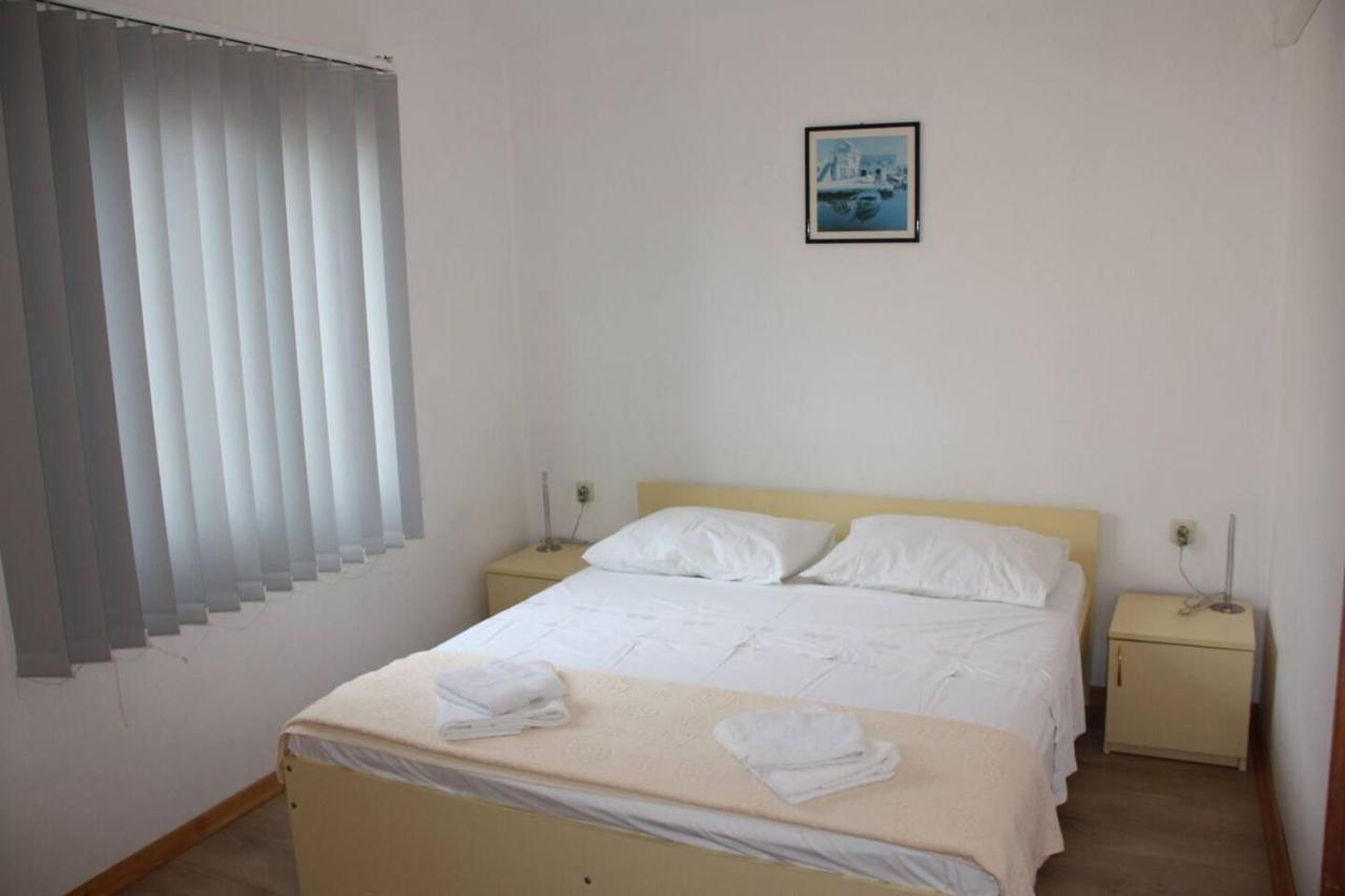 Apartments And Rooms Barbara Lastovo Экстерьер фото